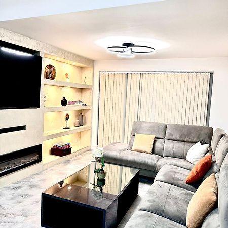 Hornchurch Deluxe Spacious King Size Room מראה חיצוני תמונה