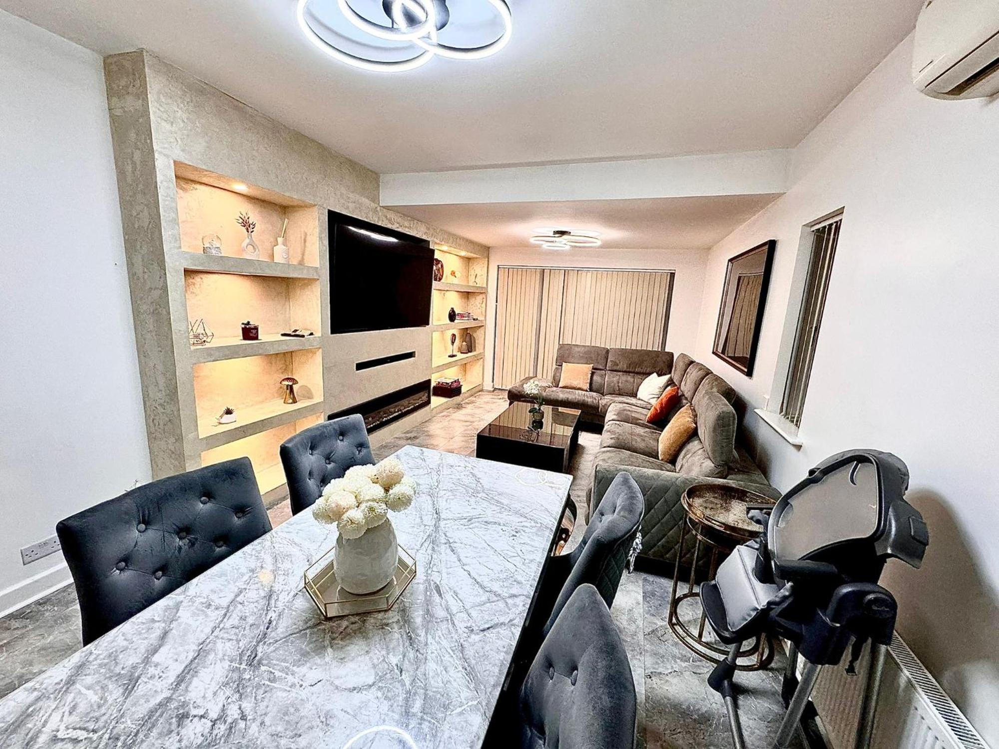 Hornchurch Deluxe Spacious King Size Room מראה חיצוני תמונה