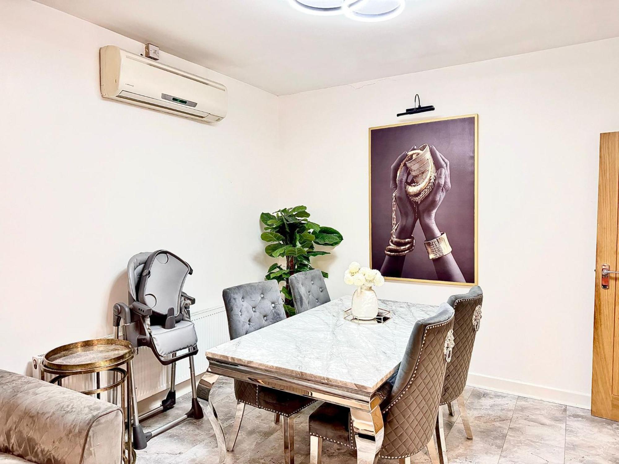 Hornchurch Deluxe Spacious King Size Room מראה חיצוני תמונה