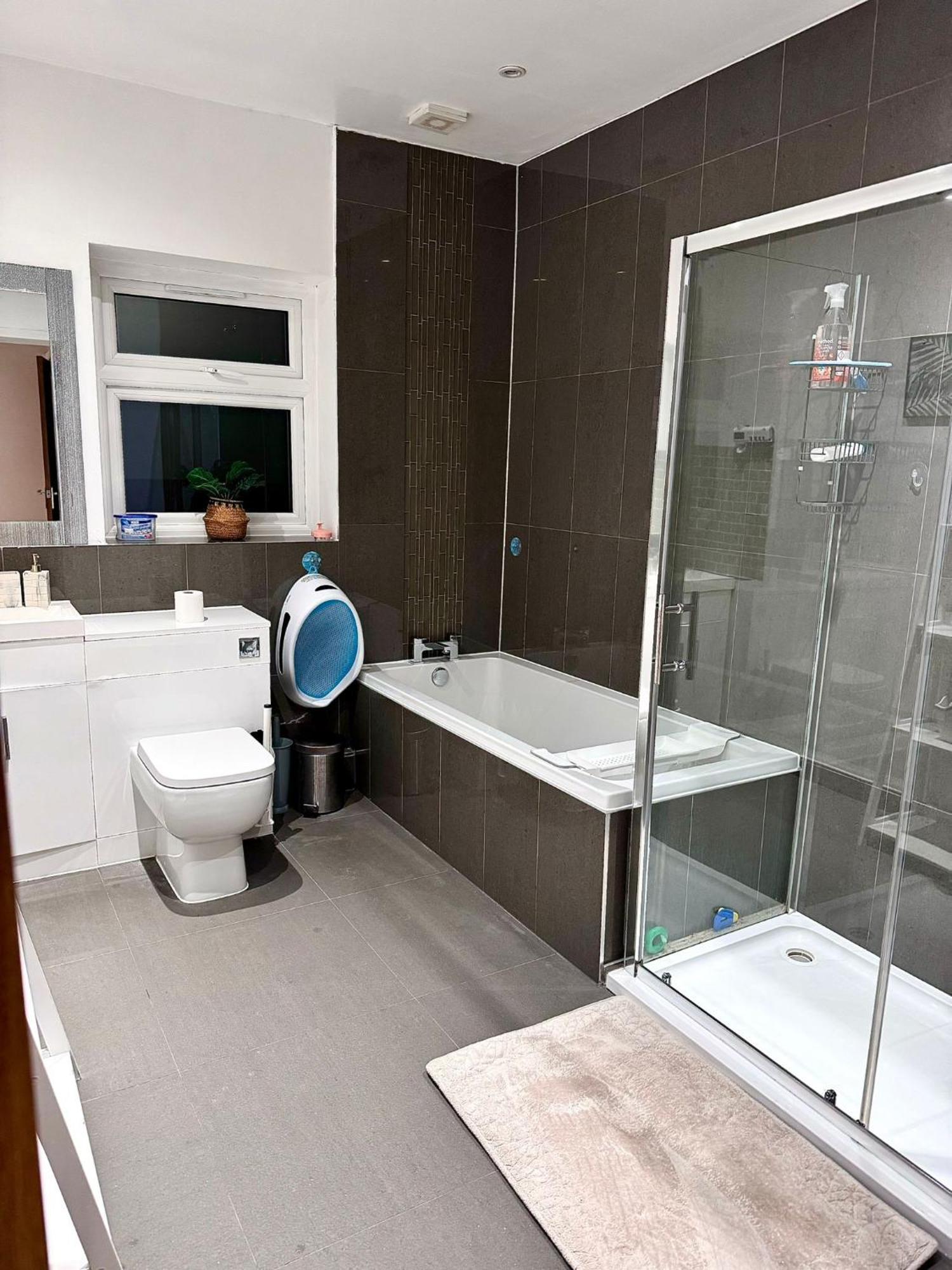 Hornchurch Deluxe Spacious King Size Room מראה חיצוני תמונה