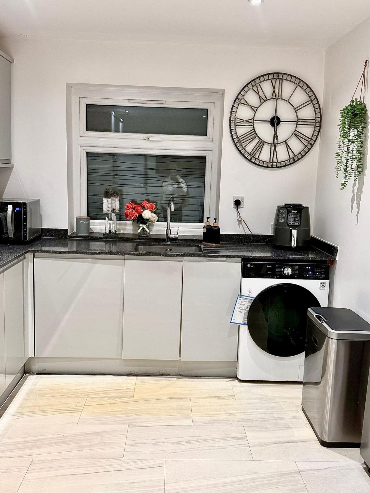 Hornchurch Deluxe Spacious King Size Room מראה חיצוני תמונה